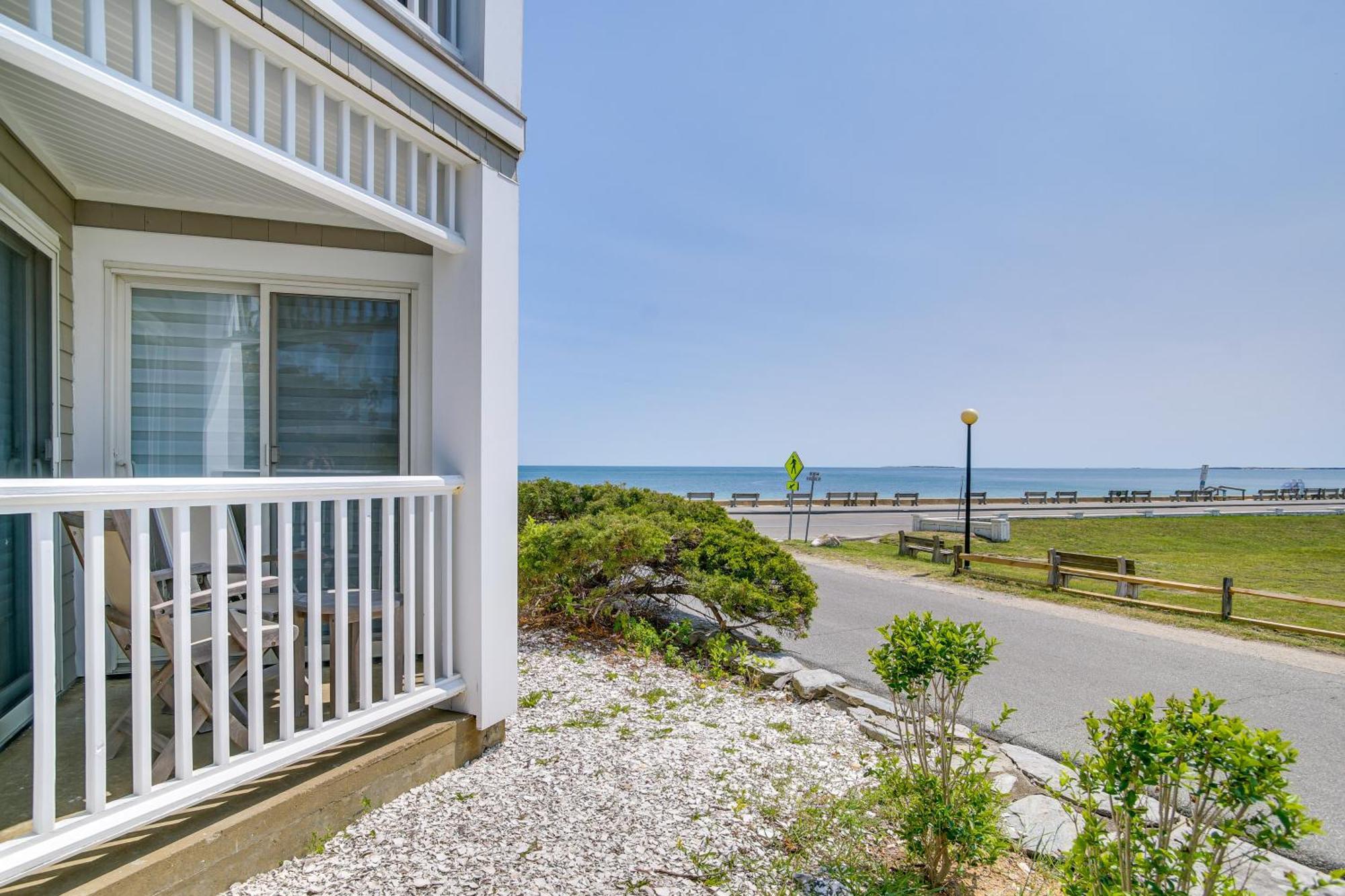 Breezy Oak Bluffs Condo - Steps To Inkwell Beach! Eksteriør bilde