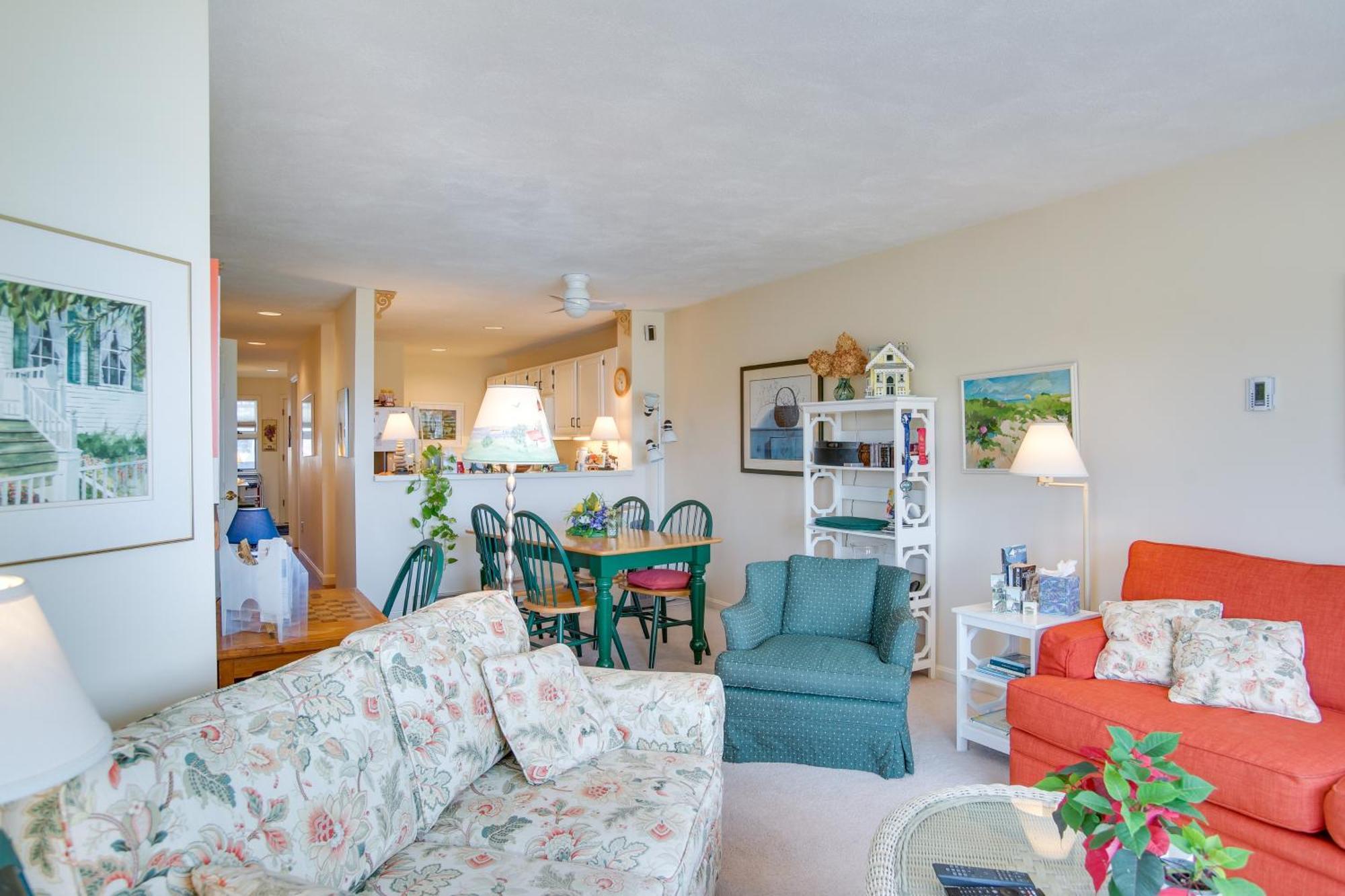 Breezy Oak Bluffs Condo - Steps To Inkwell Beach! Eksteriør bilde